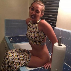 Miley Cyrus sexy photos  (nude) (3)