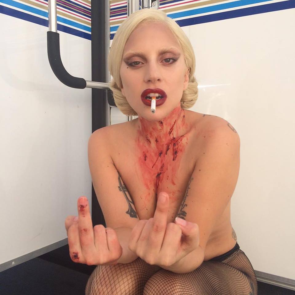 Lady-Gaga-Topless