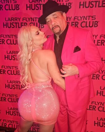 Nicole-coco-austin Nude Leaks OnlyFans Photo 151