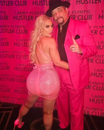 Nicole-coco-austin Nude Leaks OnlyFans Photo 150