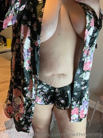 funwithmommy Nude Leaks OnlyFans Photo 44